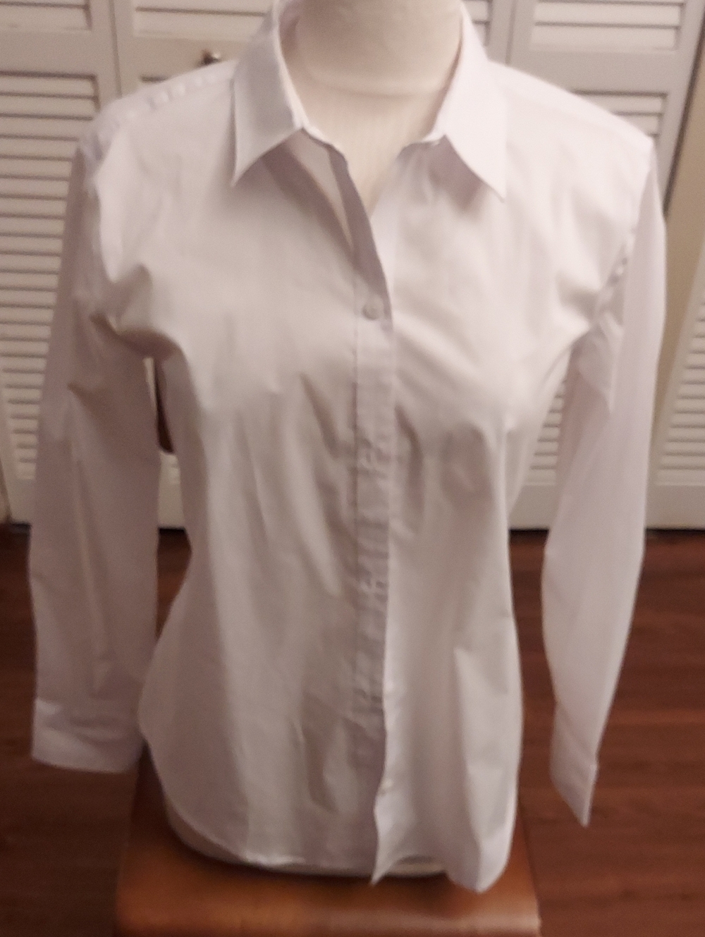 Liz Claiborne White Button-Down Shirt for Women